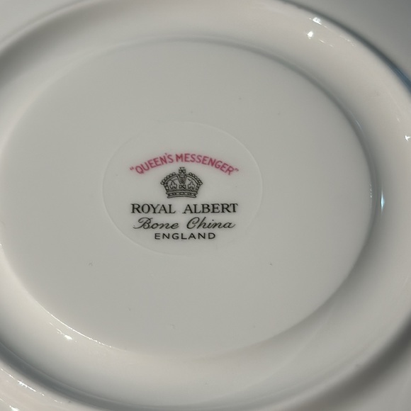 Royal Albert “Queens Messenger” soup bowl and plate - Picture 3 of 5